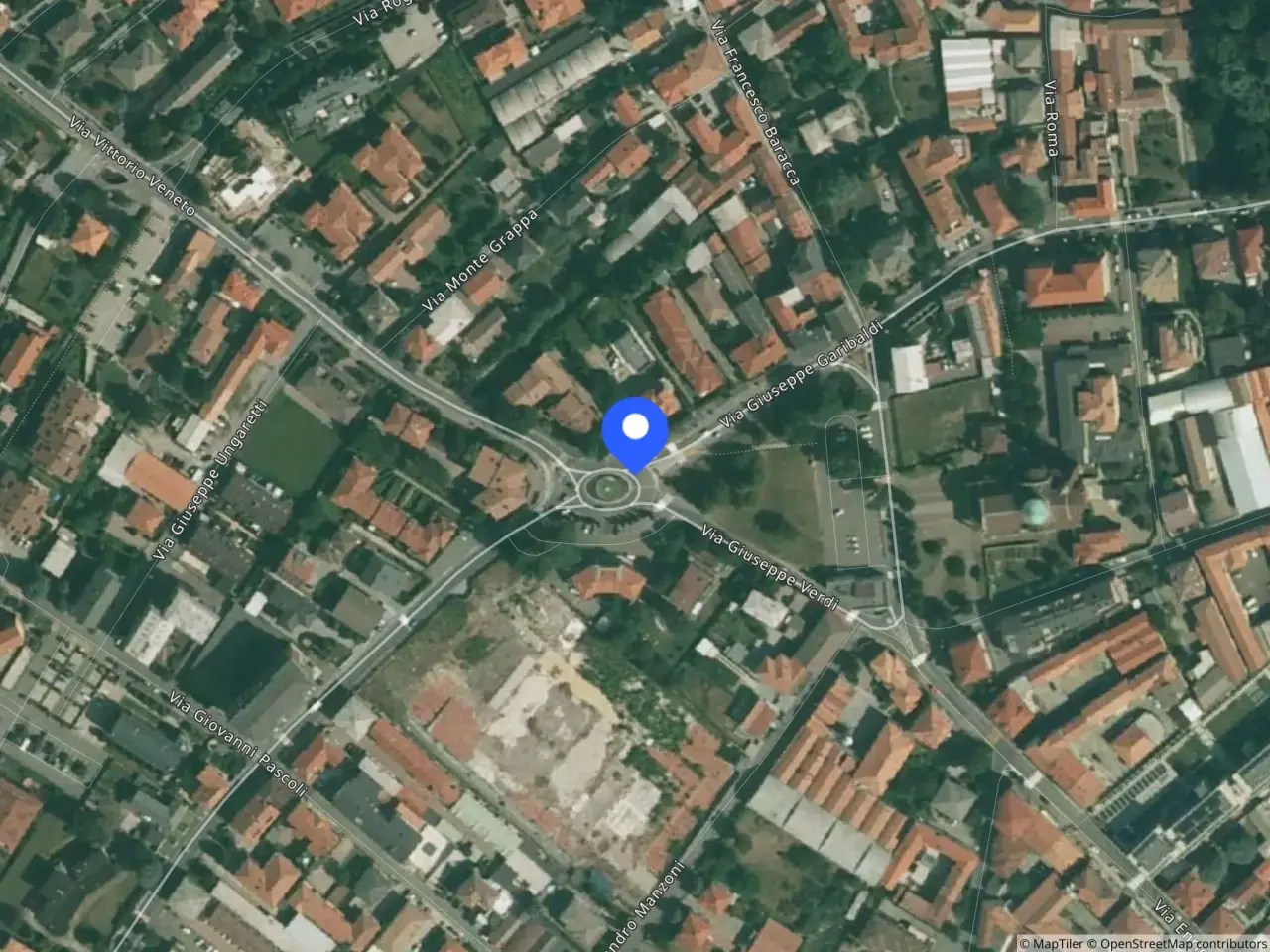 Magazzino in Via Sant'Isidoro 34/36 34, Carugo, {3} - Foto 1
