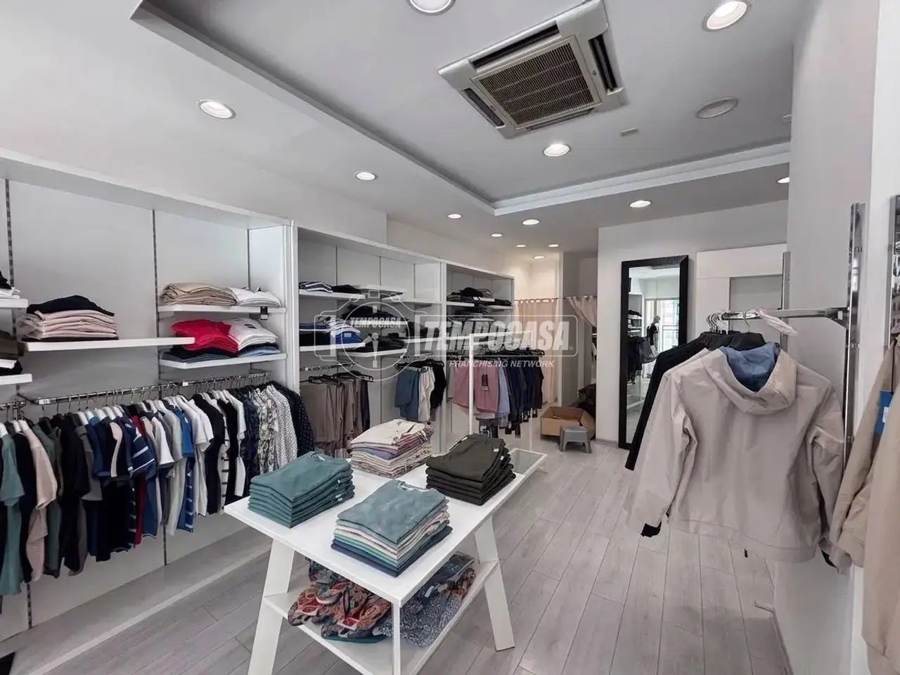 Abbigliamento in Corso Porta Luce 37, Galatina, {3} - Foto 2