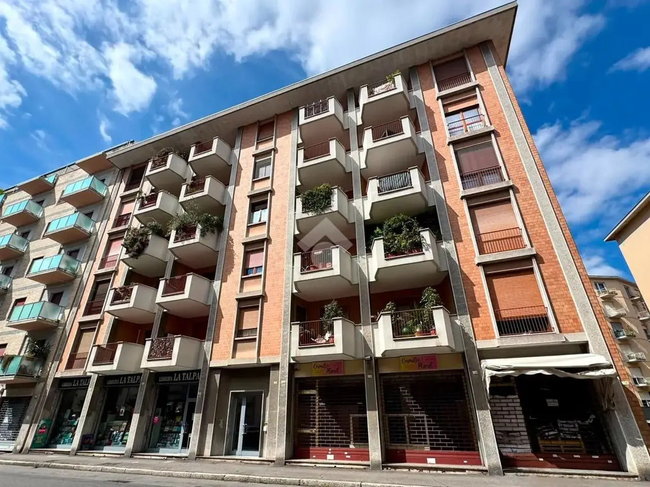 Negozio in Negozio Viale Roma 16/I 16, Novara, {3} - Foto 2