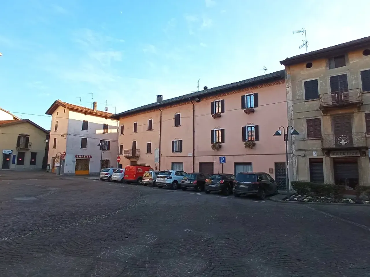 Negozio in Piazza Vittorio Veneto, Invorio, {3} - Foto 2