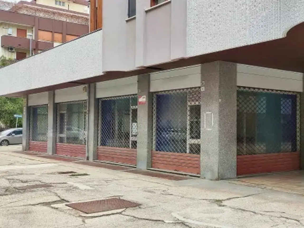 Negozio in Via Luigi Treggiari 28, Foggia, {3} - Foto 1