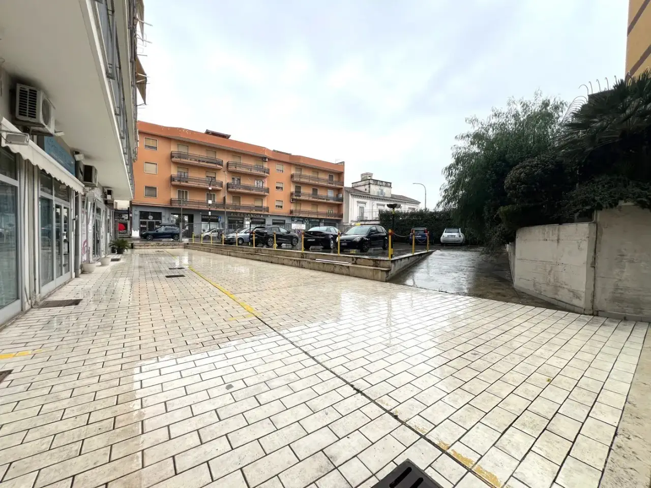 Negozio in Via Libertà 27, Maddaloni, {3} - Foto 1