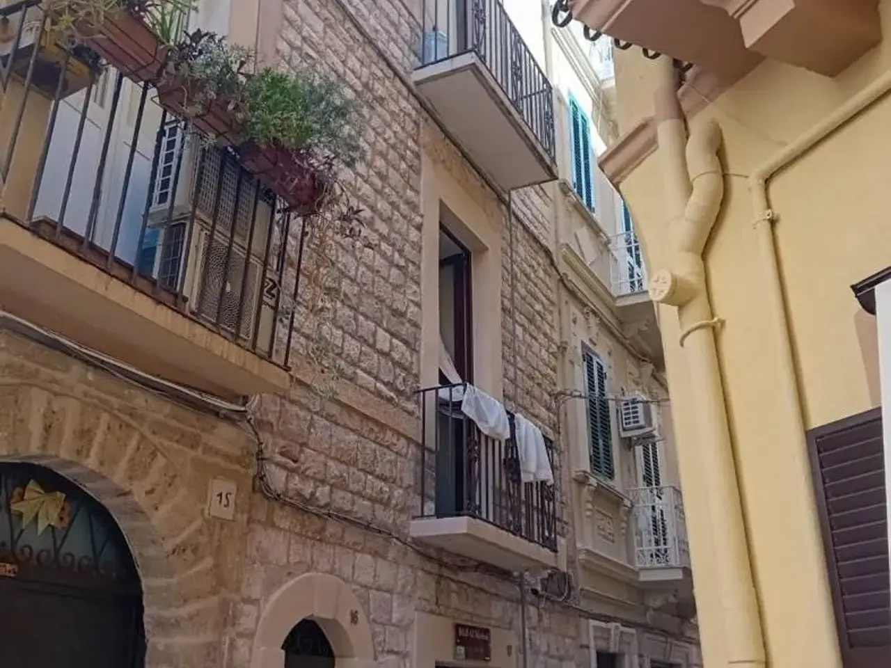 Palazzina commerciale in Piazza San Pietro, Bari, {3} - Foto 1