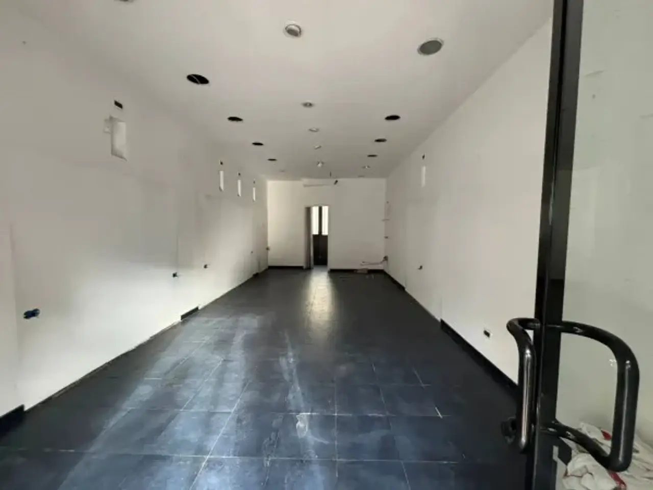 Negozio in Via Torino 116, Savona, {3} - Foto 2
