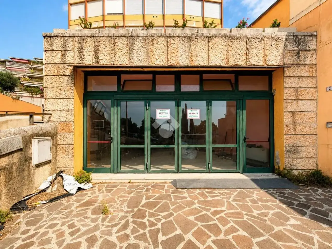 Negozio in Via Valle Fiorita 2, Gardone Riviera, {3} - Foto 2