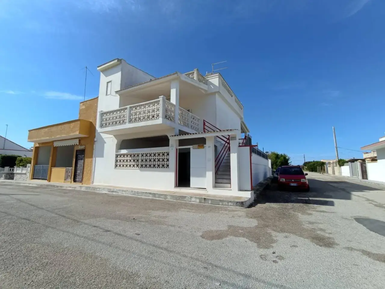 Palazzina commerciale in Via Nettuno 155a, Taranto, {3} - Foto 1