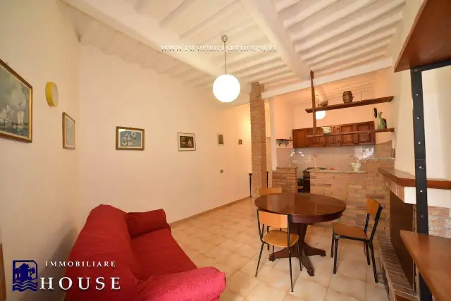 4-room flat in Via 4 Novembre, Bolsena - Photo 1