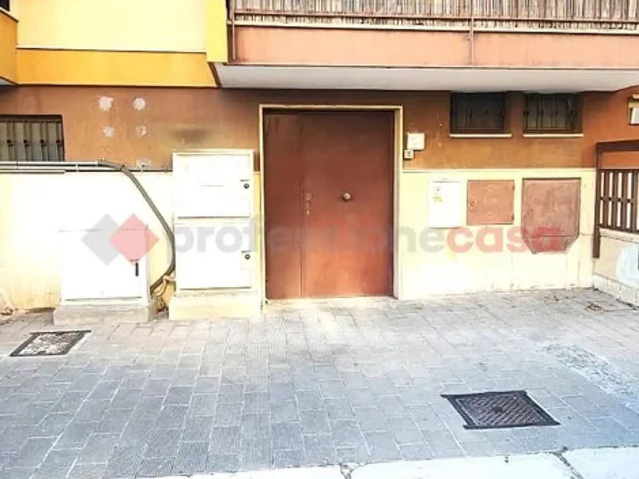 Magazzino in Via Giusso 13e, Bari, {3} - Foto 2