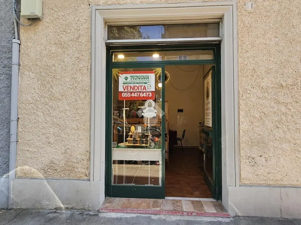 Negozio in Via Vittorio Locchi 47, Firenze, {3} - Foto 2