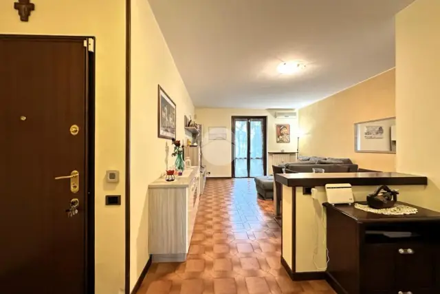 Dreizimmerwohnung in Via Ugo Foscolo, Santo Stefano Ticino - Foto 1