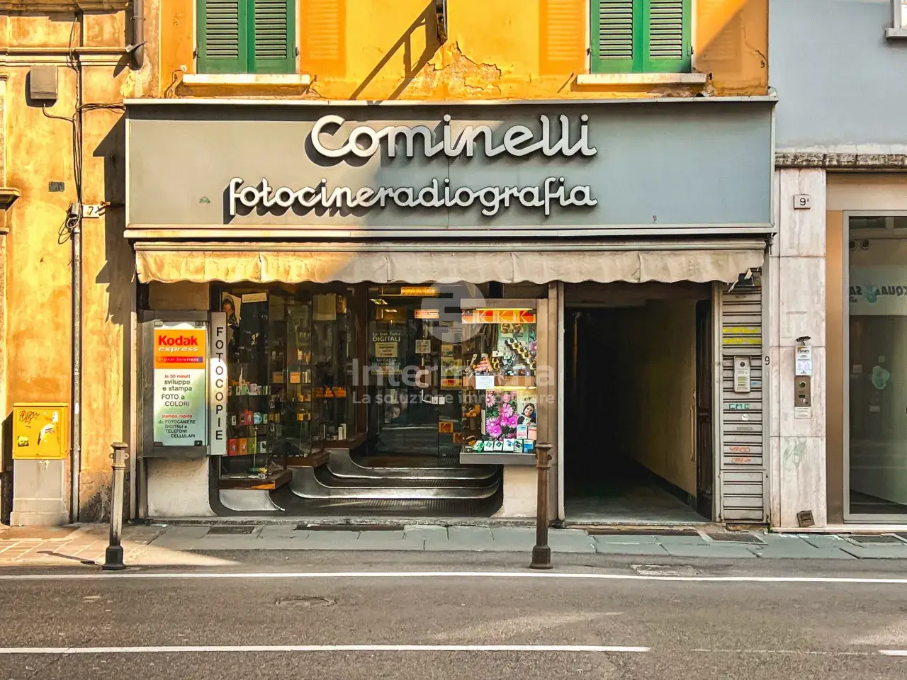 Palazzina commerciale in Via Gramsci 7, Brescia, {3} - Foto 2