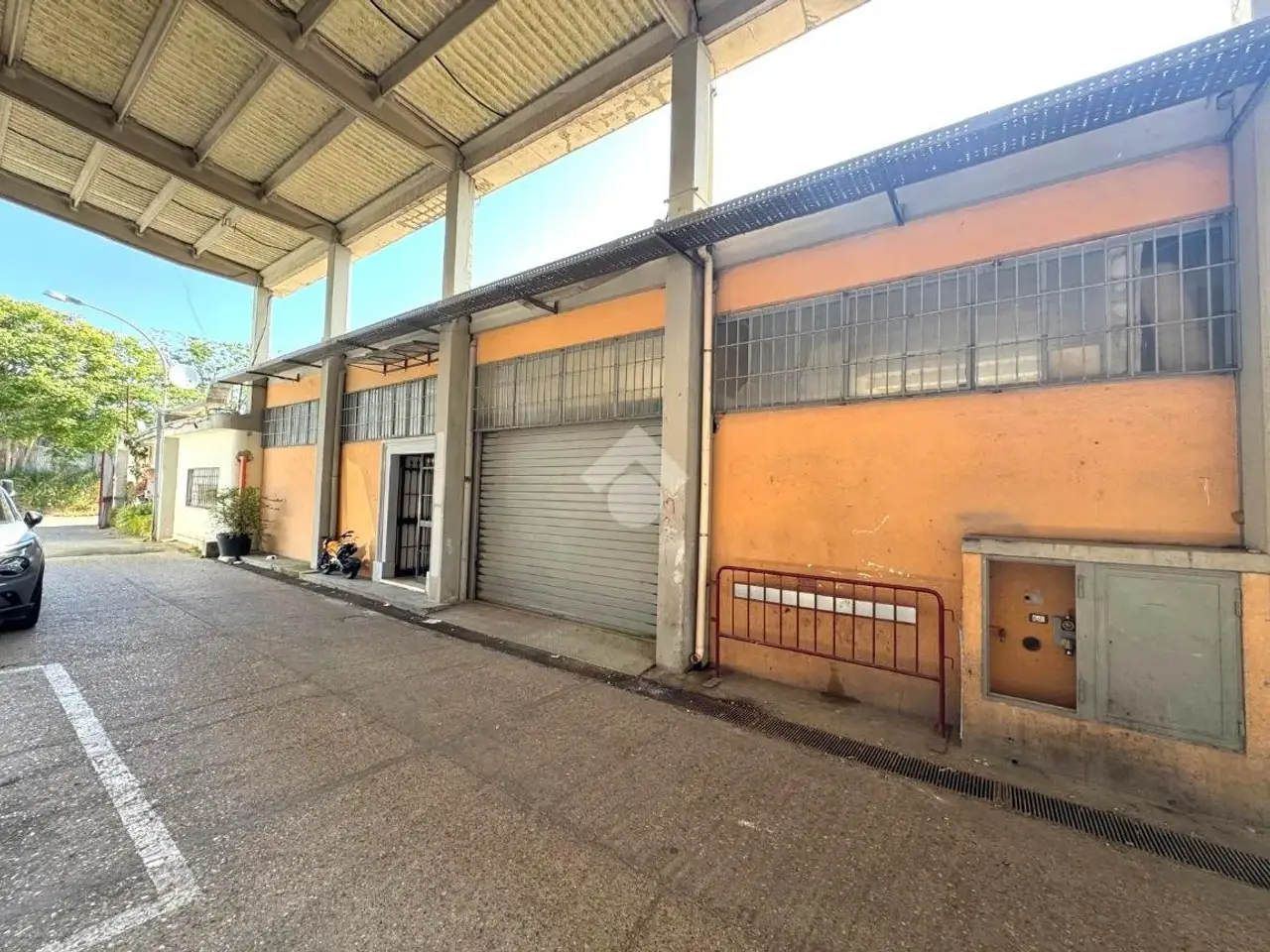 Laboratorio in Vicolo Pian Due Torri 52, Roma, {3} - Foto 1