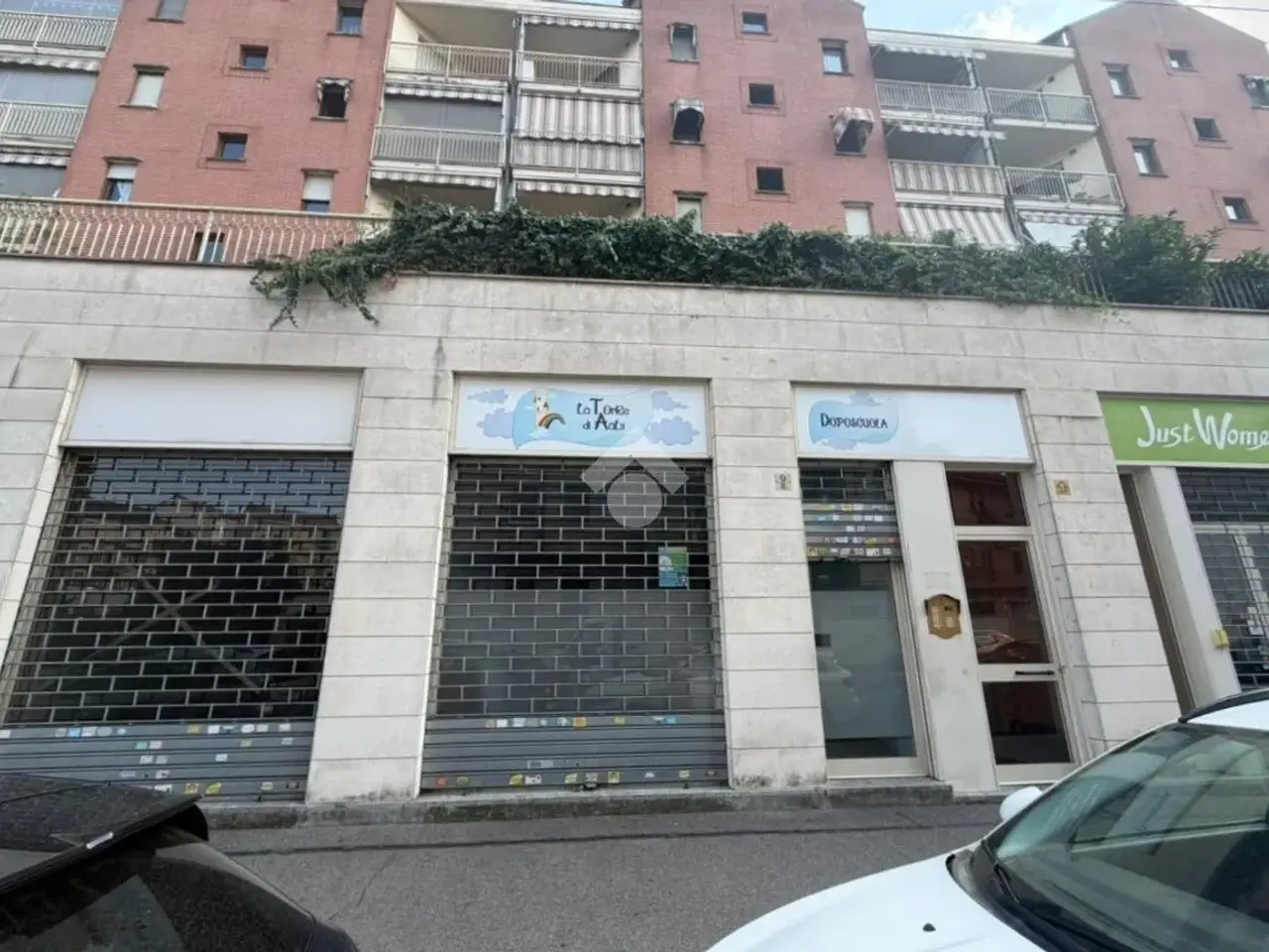 Negozio in Via Bernardino Luini 9, Torino, {3} - Foto 2
