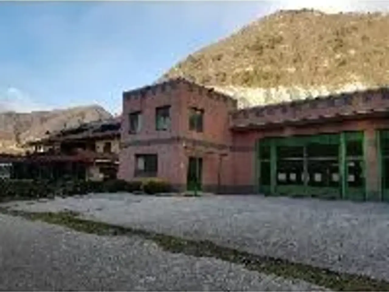 Capannone in Via Lambro 40, Castelmarte, {3} - Foto 1