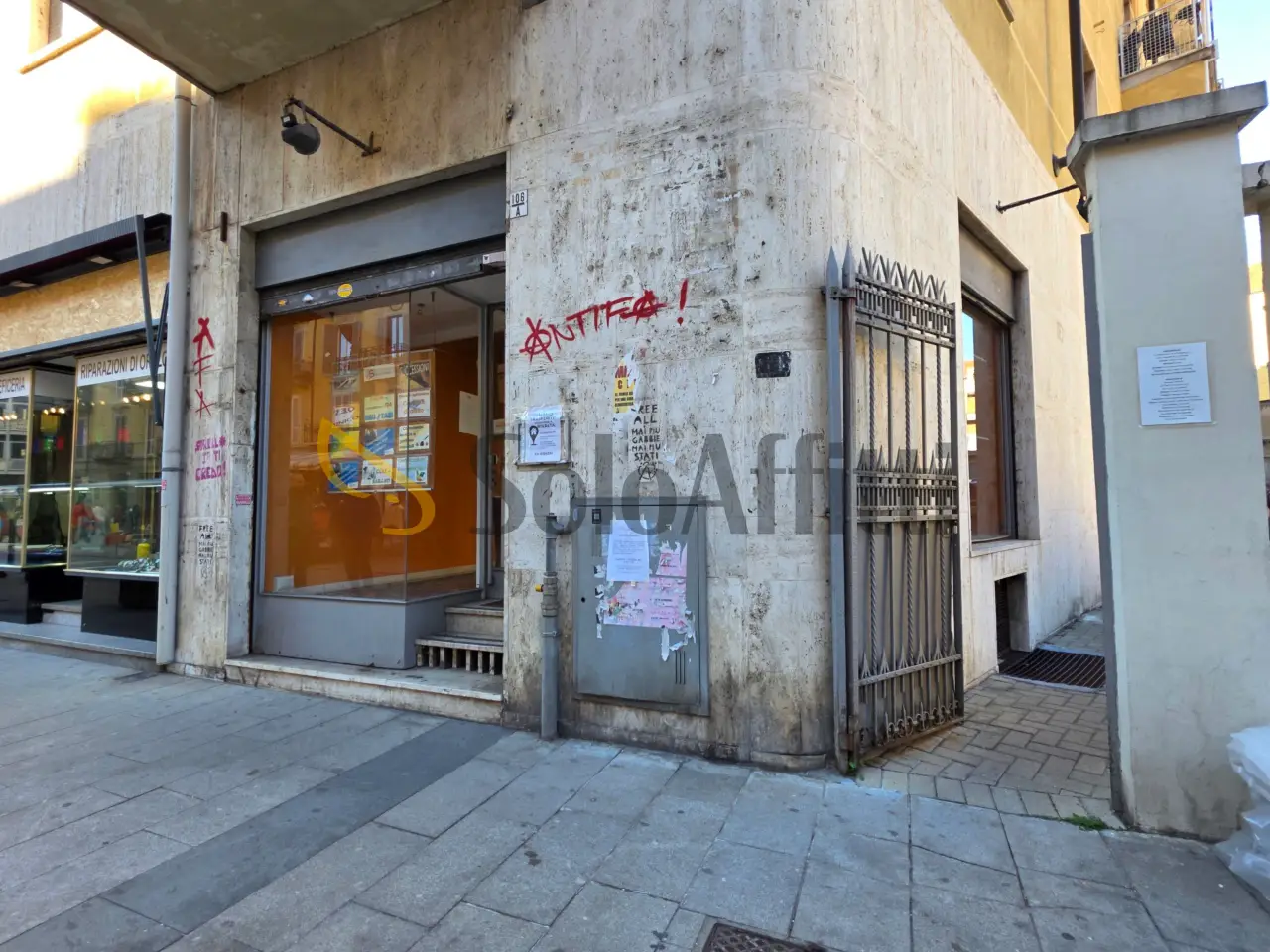 Negozio in Via di Nanni Dante 106/a, Torino, {3} - Foto 1
