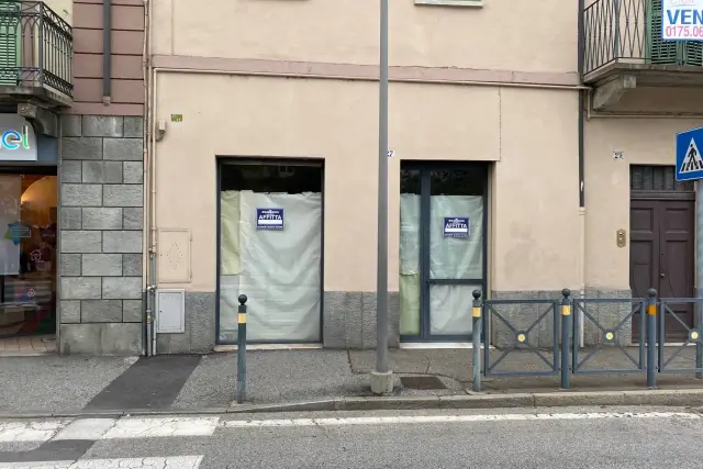 Negozio in Via Martiri della Liberazione, Saluzzo - Foto 1