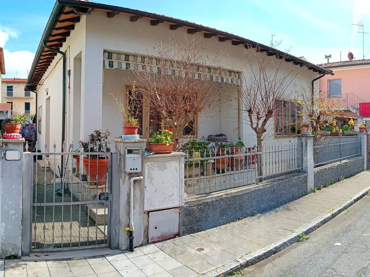 casa indipendente in vendita a Rosignano Marittimo in zona Rosignano Solvay
