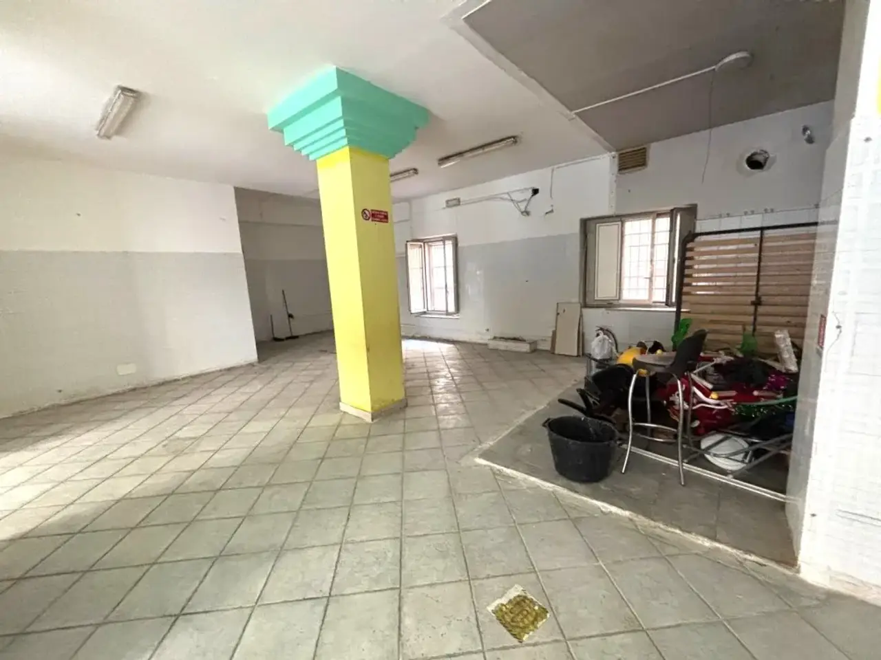 Magazzino in Via Capitano Manfredi, Lamezia Terme, Catanzaro, Lamezia Terme, {3} - Foto 1