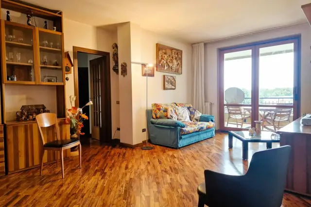 4-room flat in Via 4 Novembre 48, Vedano al Lambro - Photo 1