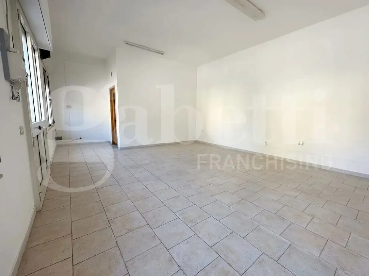 Negozio in Via Cagliari 89, Capoterra, {3} - Foto 2