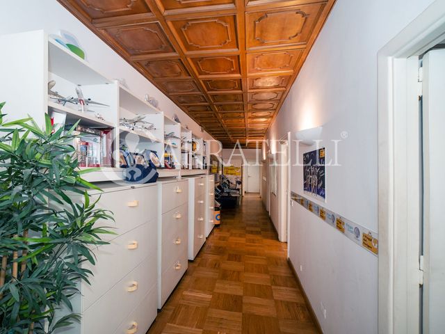 Apartament in Viale Bruno Buozzi, Roma - Photo 1