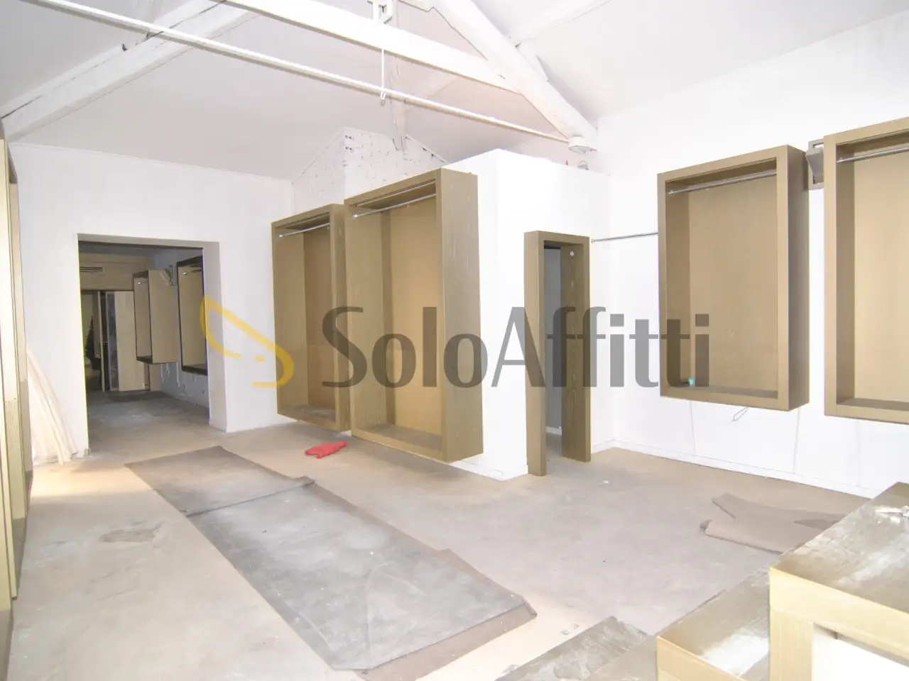 Negozio in Piazza Attias 2, Livorno, {3} - Foto 1