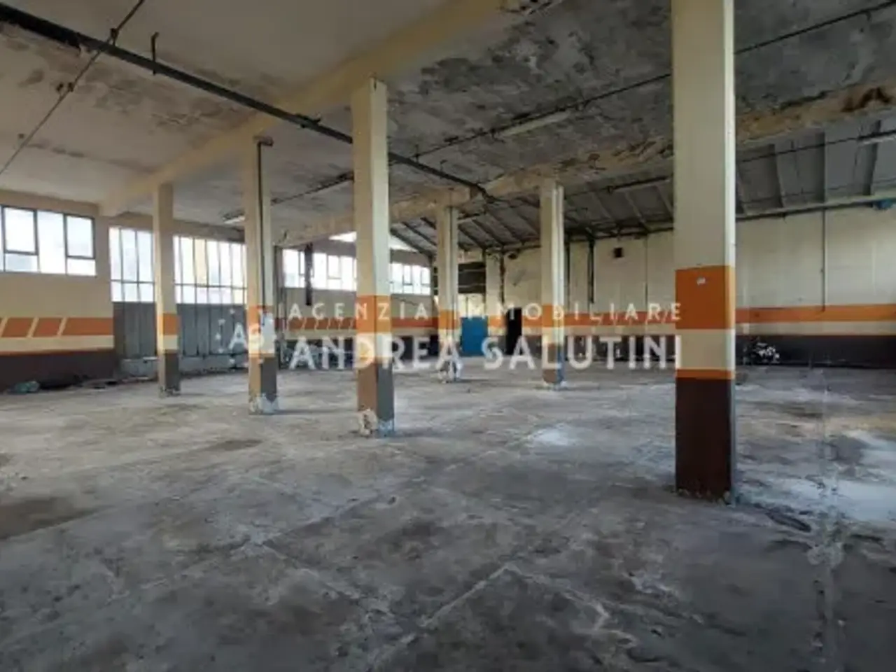 Magazzino in , Pontedera, {3} - Foto 1