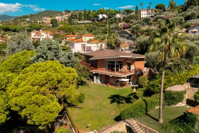 Villa in Via Coggiola 49, Bordighera - Foto 1