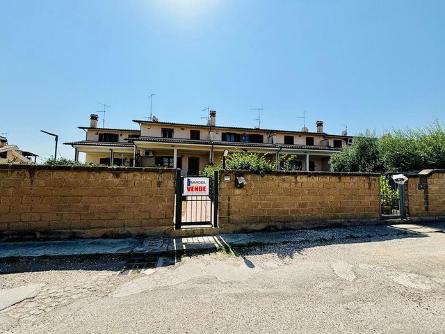 Terraced house in Via Prato, Ardea - Photo 1