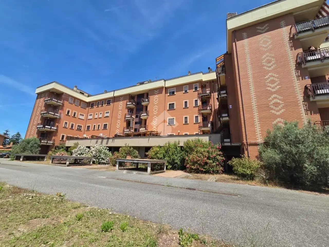 Palazzina commerciale in Via Anagnina 317, Roma, {3} - Foto 1