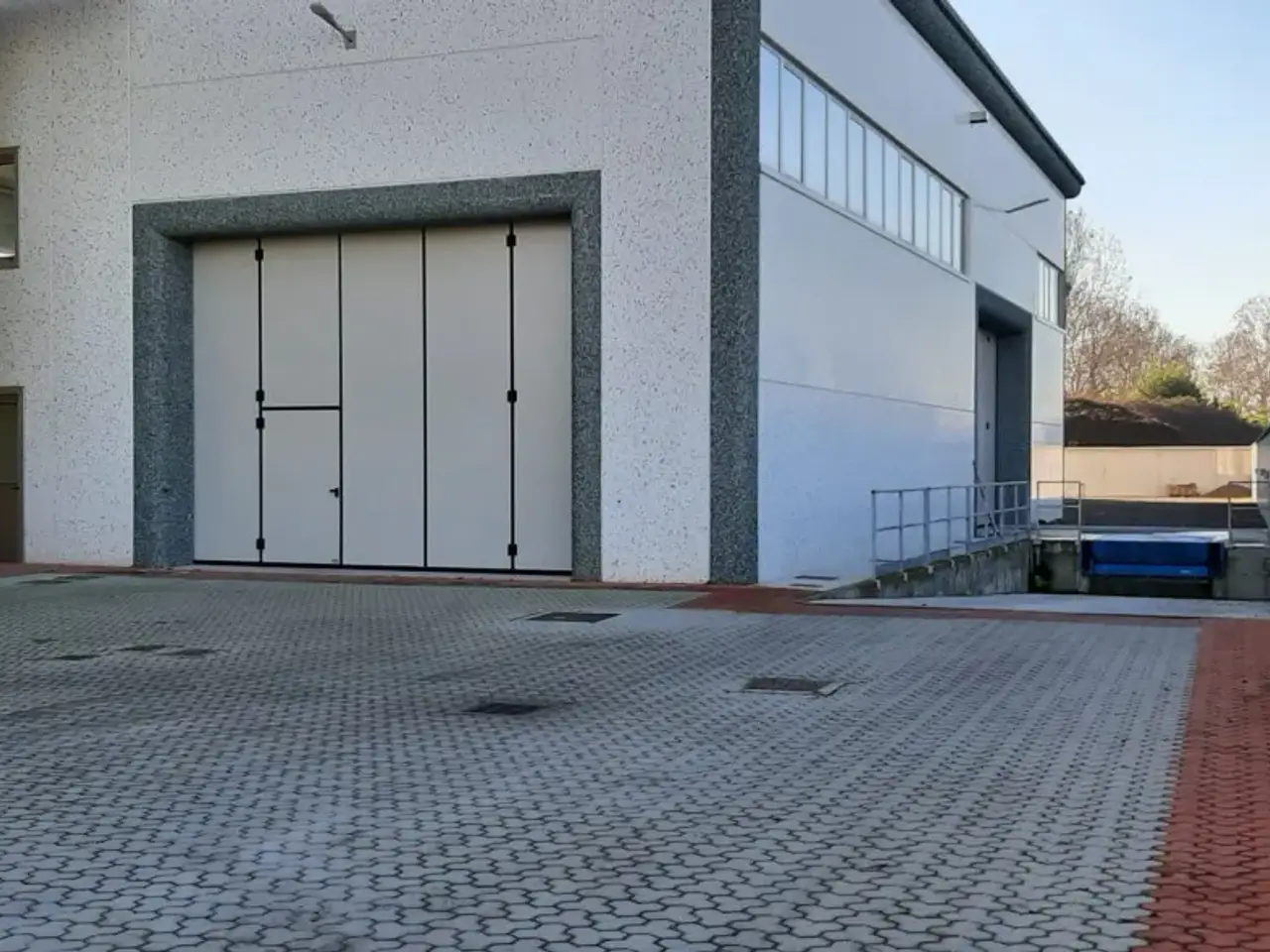 Capannone in Via Cesare Battisti 70, Pogliano Milanese, {3} - Foto 1