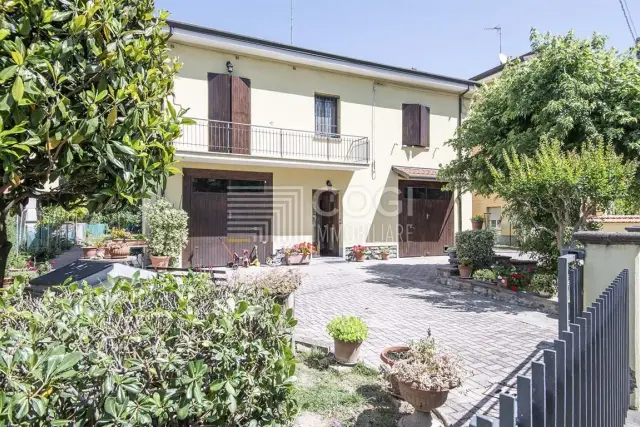 Two-family villa in Via Tommaso Campanella, Imola - Photo 1