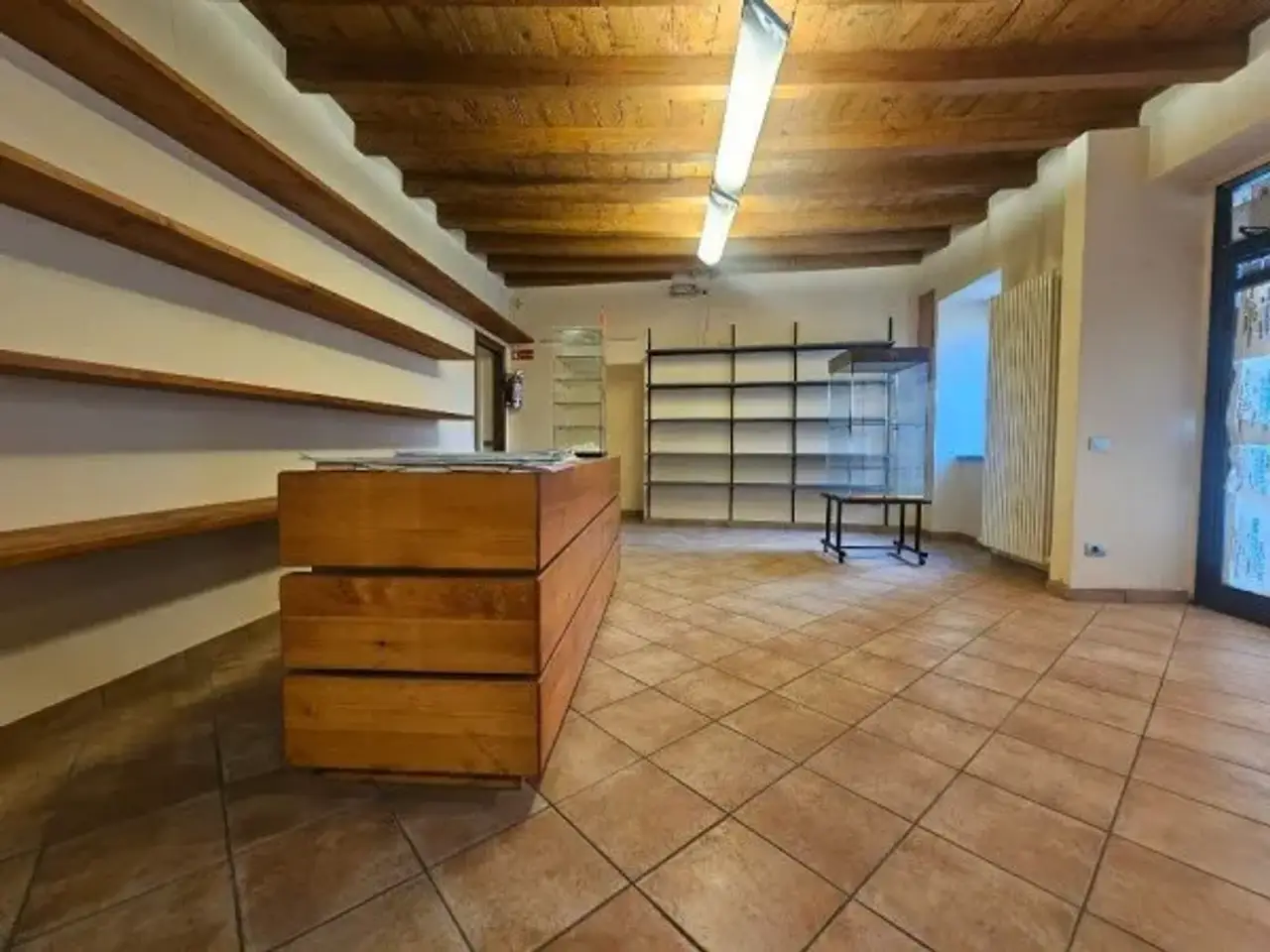 Negozio in Piazza Vittorio Veneto 7, Brembate di Sopra, {3} - Foto 1