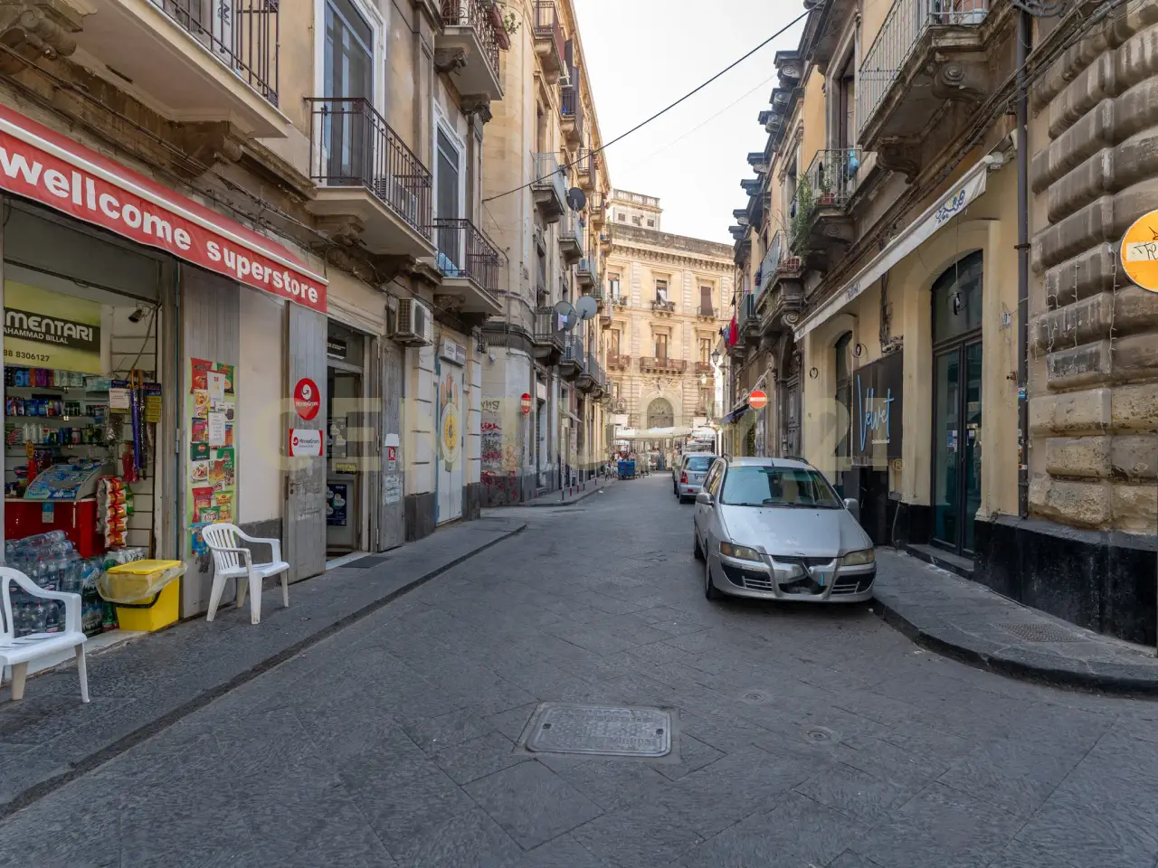 Negozio in Via Gemmellaro 10, Catania, {3} - Foto 2