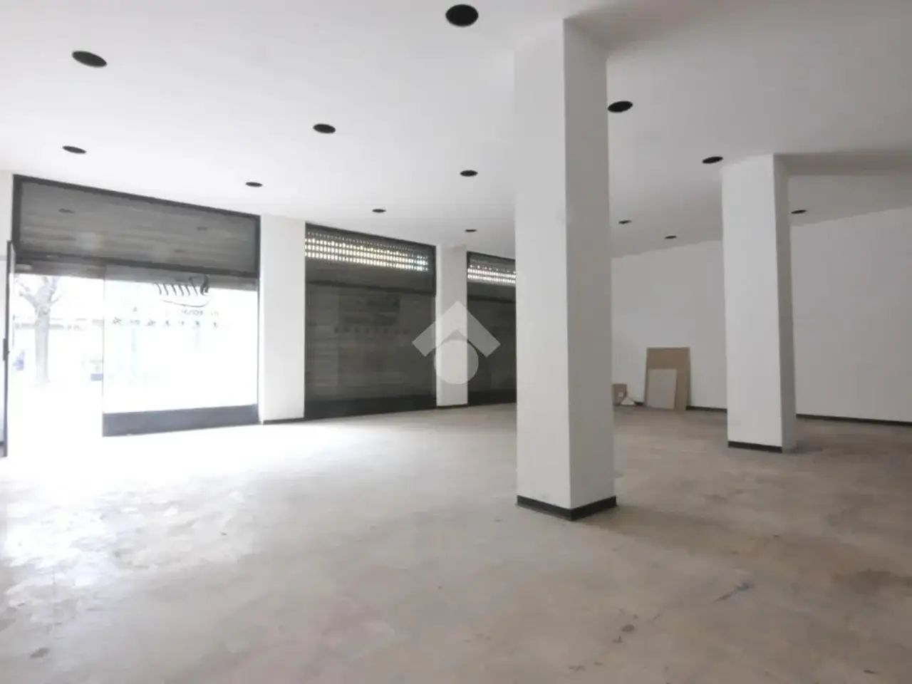 Negozio in Via Ferrarese 151, Bologna, {3} - Foto 1