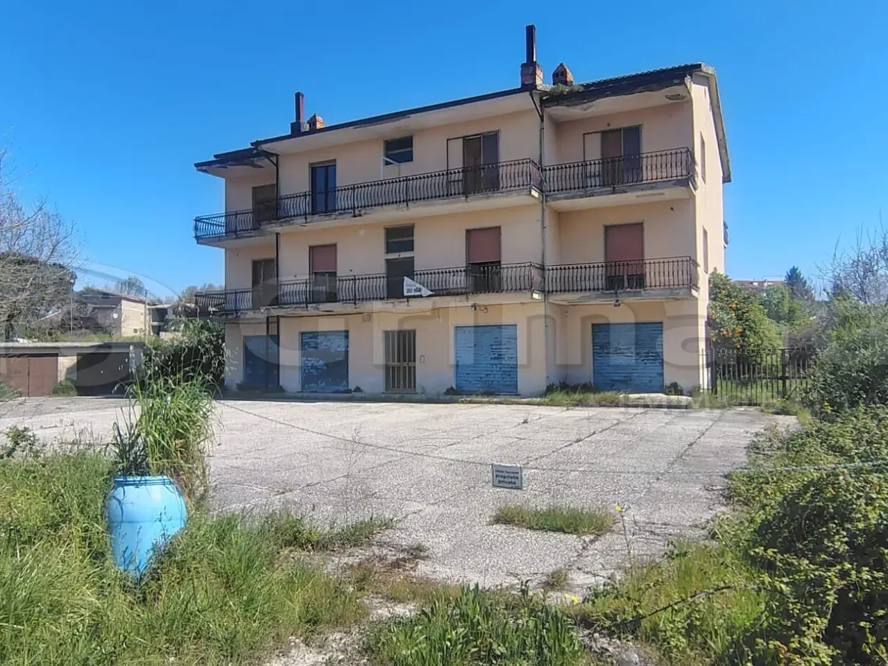 Palazzina commerciale in Via Sferracavallo Snc, San Martino Valle Caudina, {3} - Foto 2
