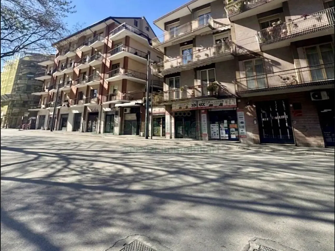 Negozio in Via Circumvallazione 195/197, Avellino, {3} - Foto 1
