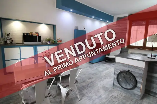 2-room flat in Via Giovanni Pierluigi da Palestrina 96, Caronno Pertusella - Photo 1