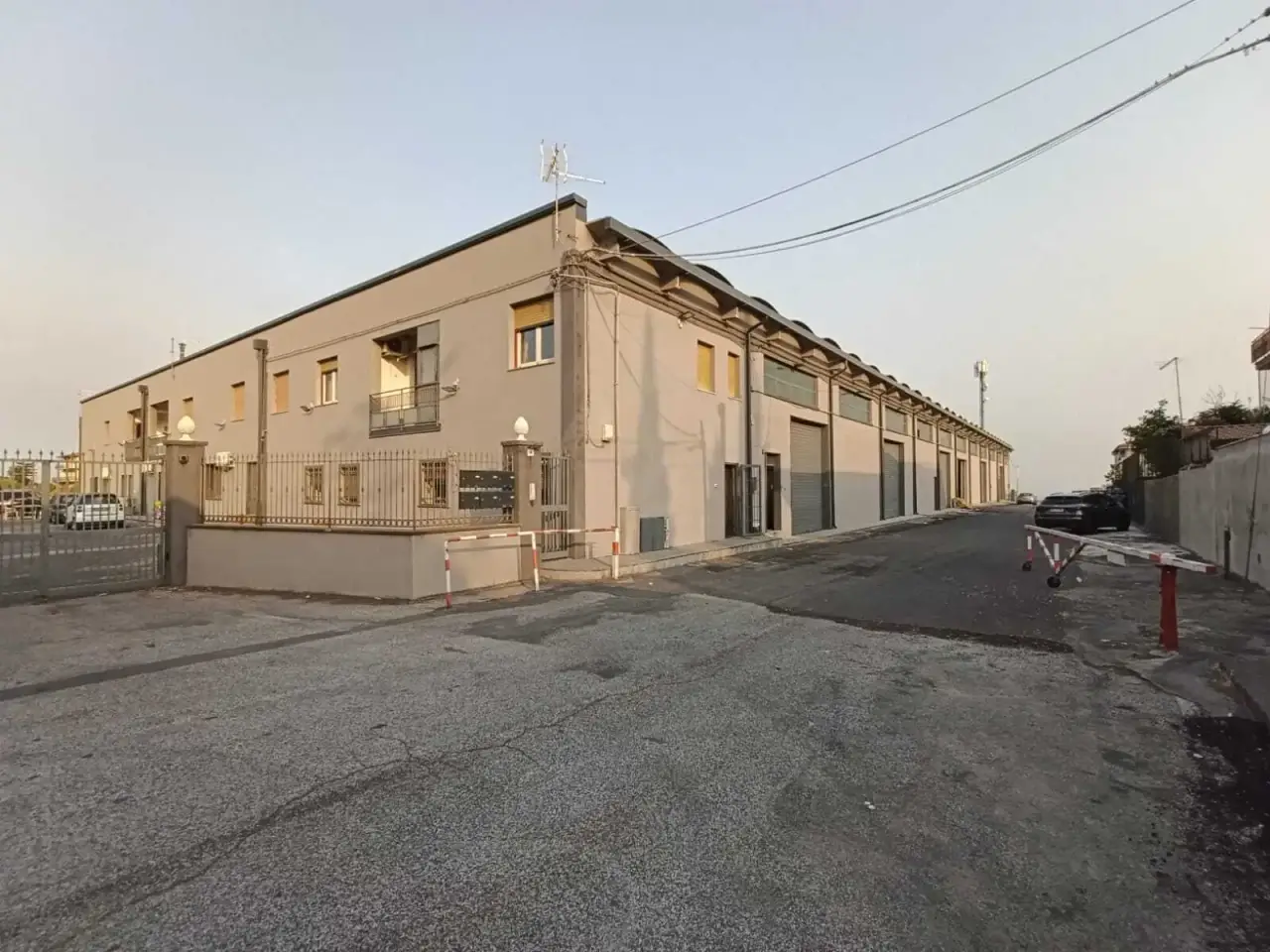 Capannone in Via Puglia 31, Misterbianco, {3} - Foto 1