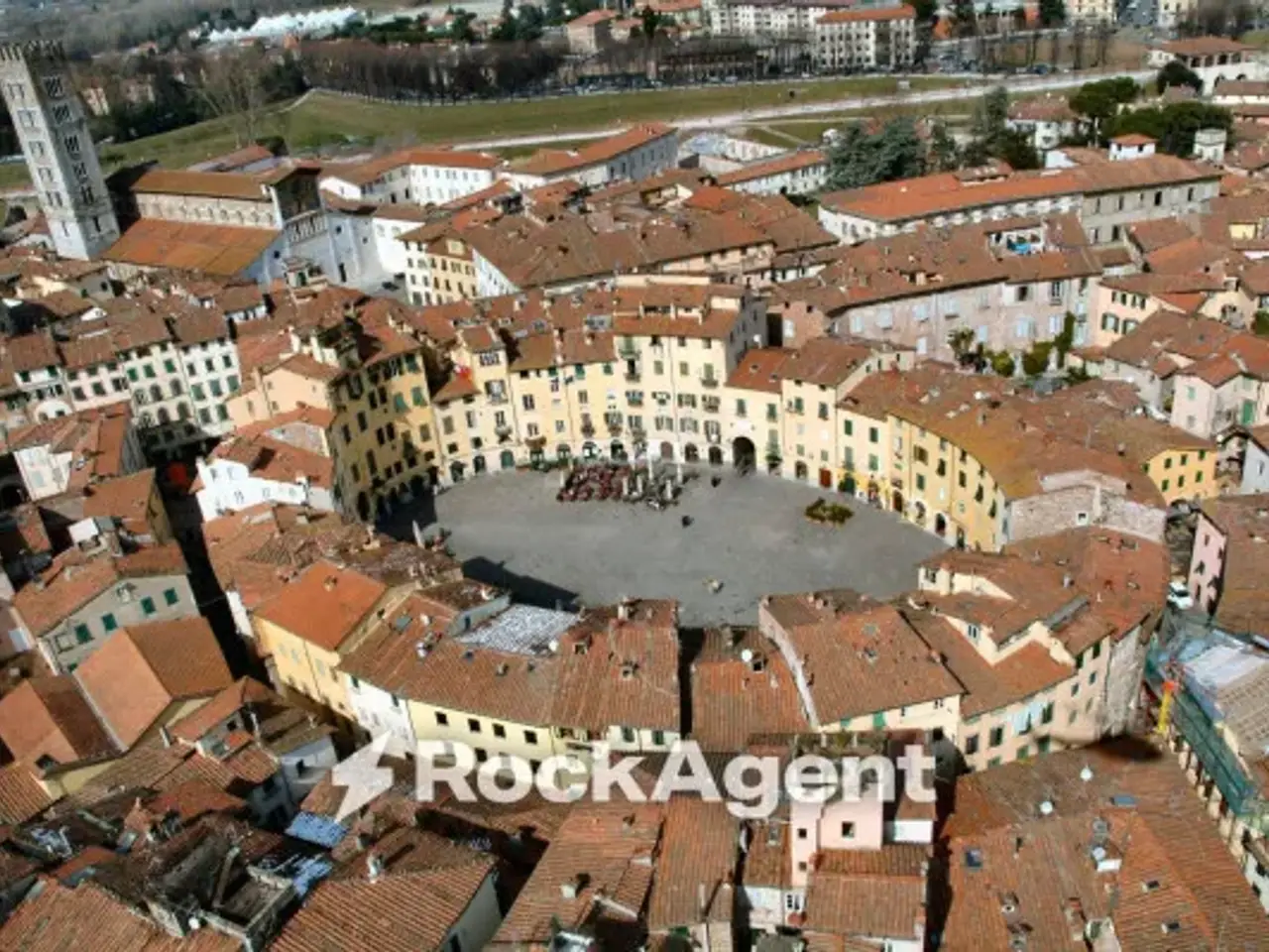 Negozio in Via Nazario Sauro, Lucca, {3} - Foto 1