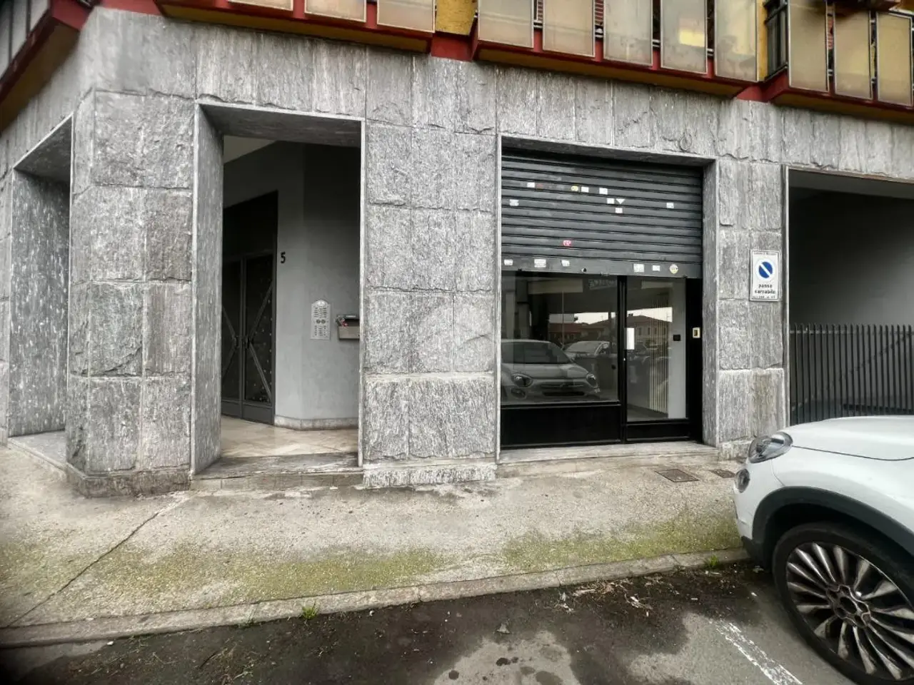 Negozio in Via San Vincenzo 5, Moncalieri, {3} - Foto 2