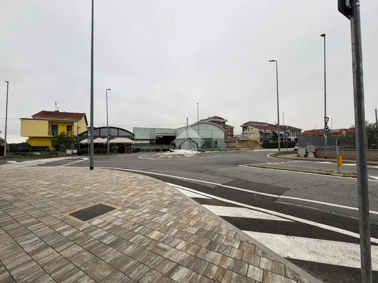 Negozio in Via Lanzo 83, Borgaro Torinese, {3} - Foto 2