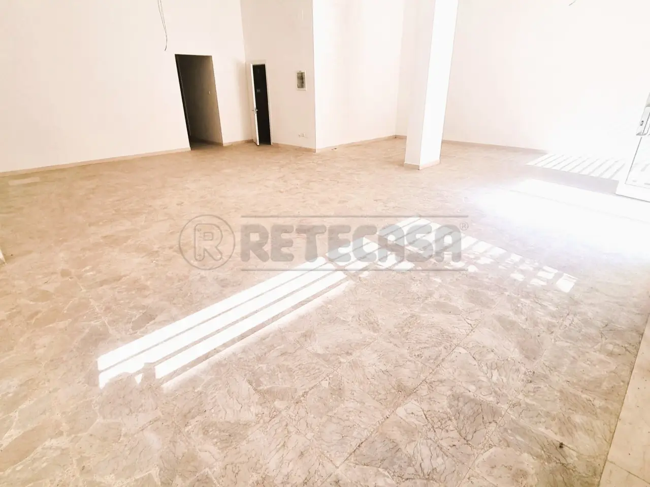 Palazzina commerciale in , Pescara, {3} - Foto 2