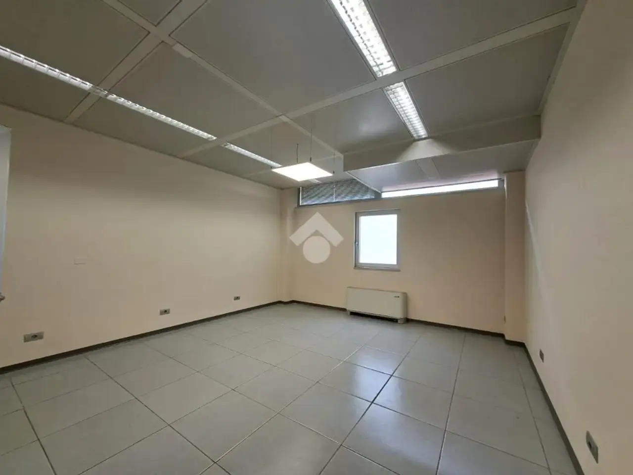 Palazzina commerciale in Via Vigonovese 9, Padova, {3} - Foto 2