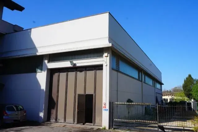 Industrial shed in Via Don Angelo Pedrinelli, Carvico - Photo 1