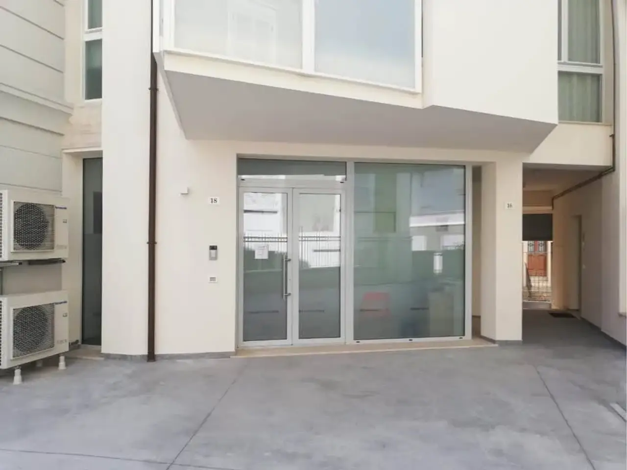 Locale commerciale in  Senigallia, Senigallia, {3} - Foto 1