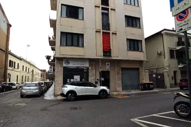 Vierzimmerwohnung in Via Filippo Mellana, Casale Monferrato - Foto 1