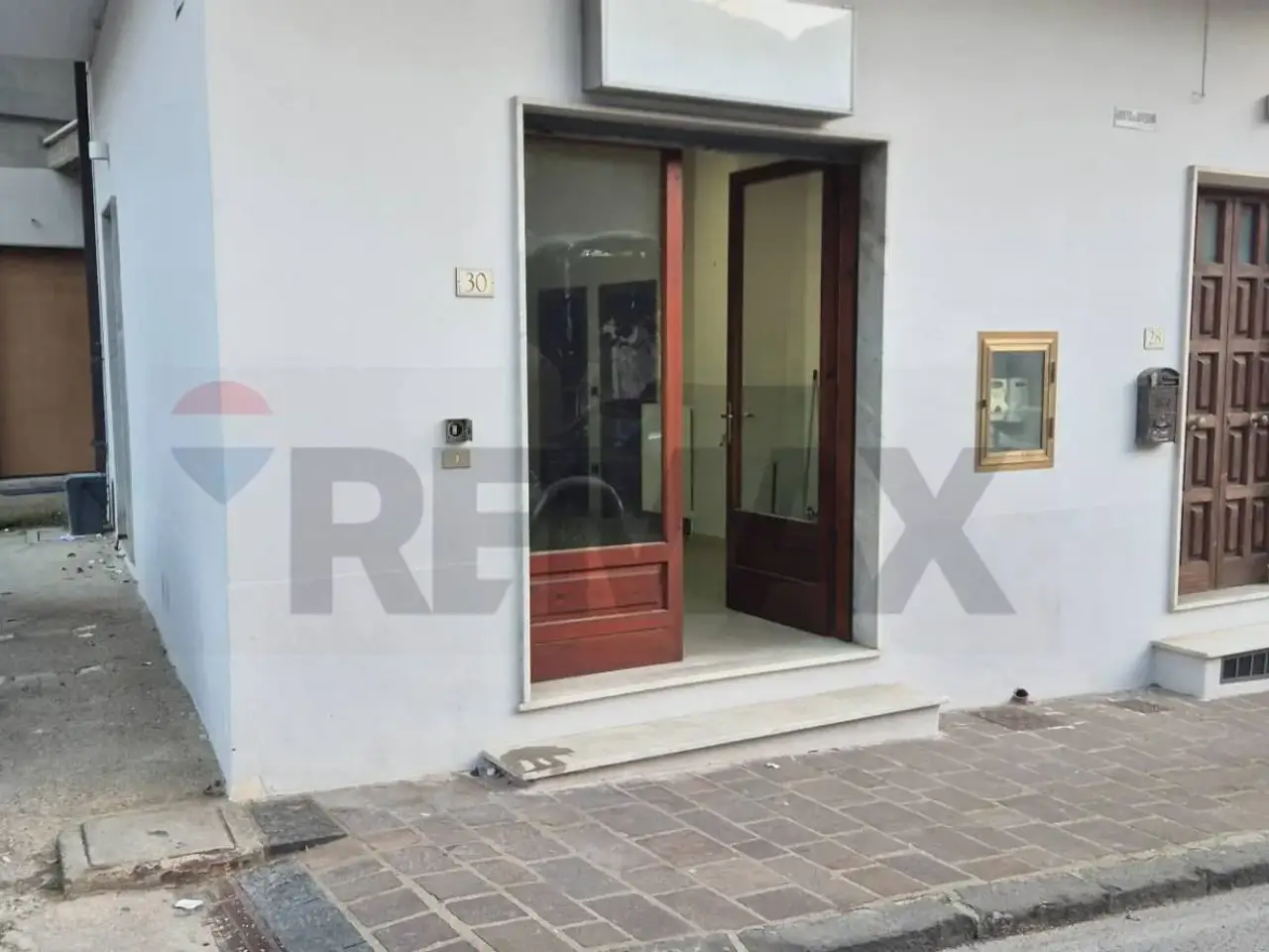 Negozio in Via Angelo Minichiello Sn, Grottaminarda, {3} - Foto 1