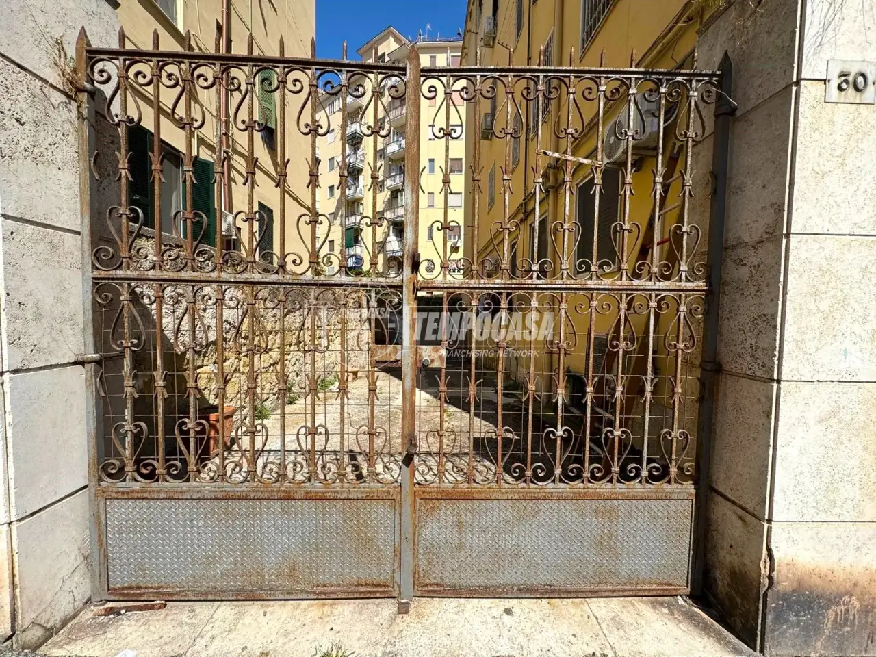 Magazzino in Via Enea, Napoli, {3} - Foto 1