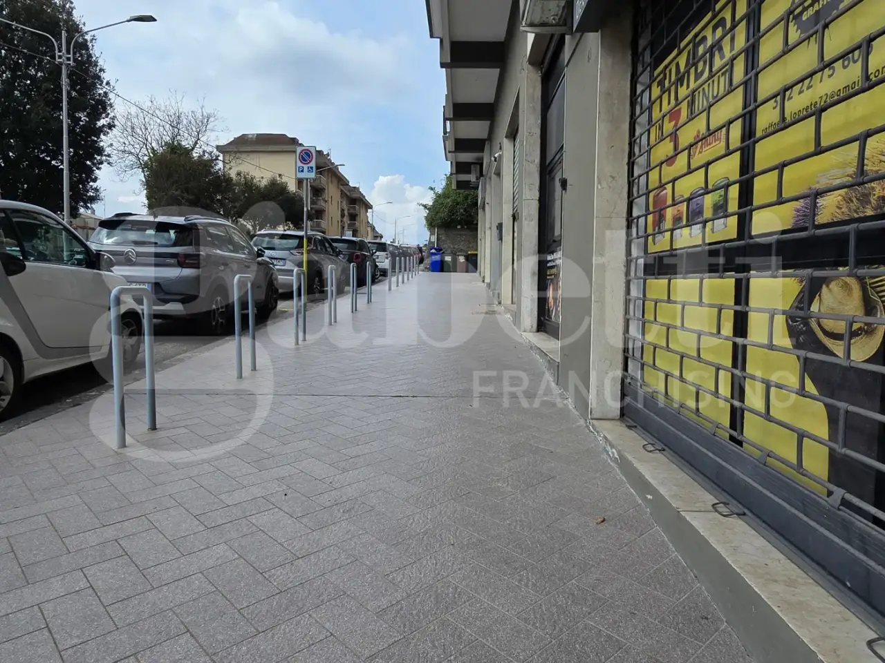 Negozio in Viale dei Bizantini 39, Catanzaro, {3} - Foto 2